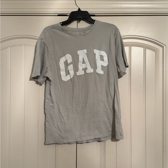 GAP Tee - Picture 1 of 3